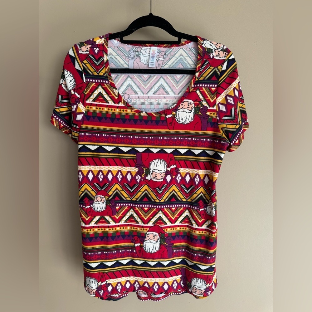 LuLaRoe Santa Claus Holiday T-Shirt (Size M)